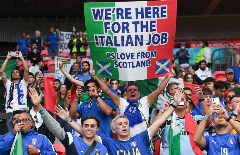意大利输了球迷反应